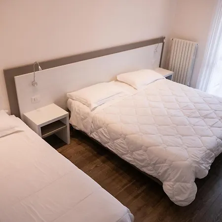 Elys Szálloda 3*